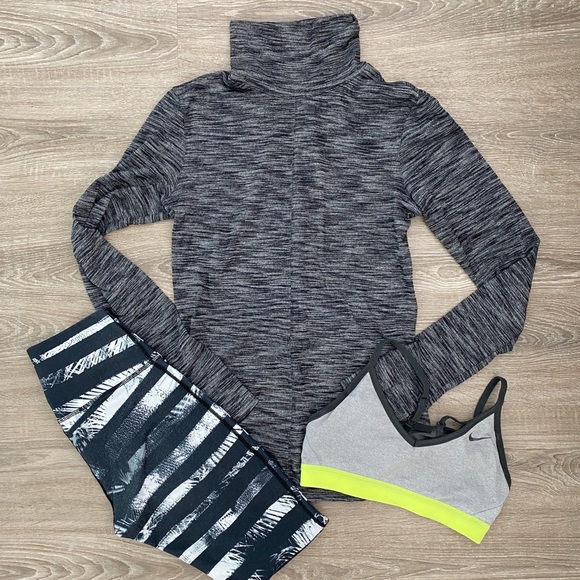 ❤️ Lululemon Mockneck Split Back Pullover Long Sleeve Size 4 NWOT